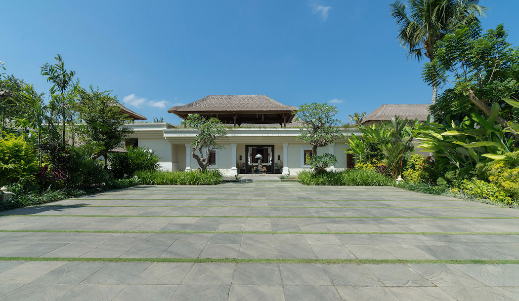 Villa-Kaba-Kaba-Estate-Bali---Villa-aproach