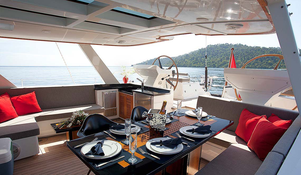 silver-lining-shangani-yacht-charter-quarter-deck