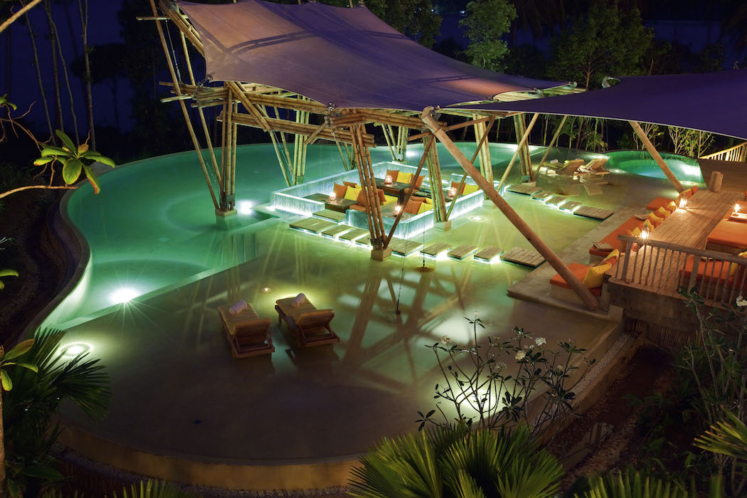 soneva-kiri-resort-thailand-main-pool-night2_38_505
