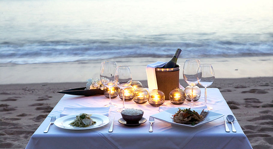 trisara-barefoot-luxury-sunset-dinner