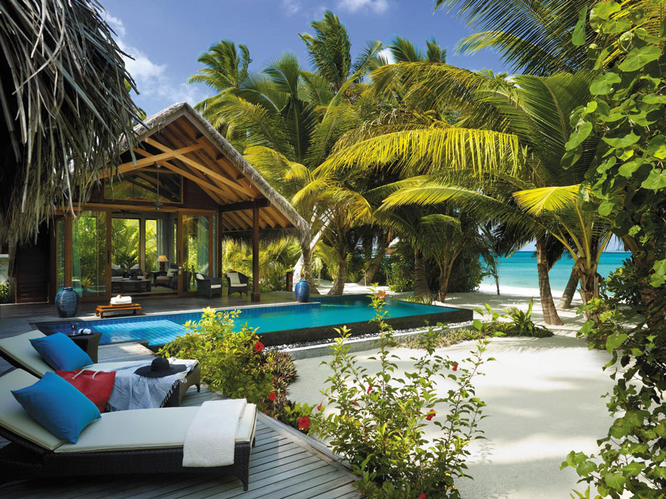 Shangri-La's Villingili Resort & Spa-Beach-Villa---private-pool-and-beach