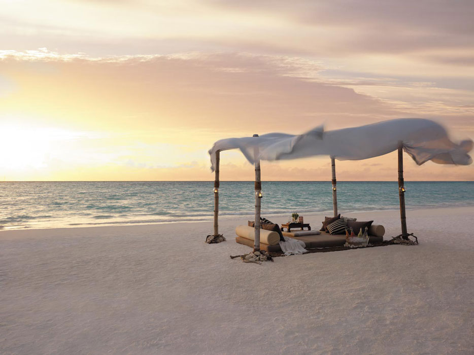 Shangri-La's Villingili Resort & Spa-relaxing-on-the-beach