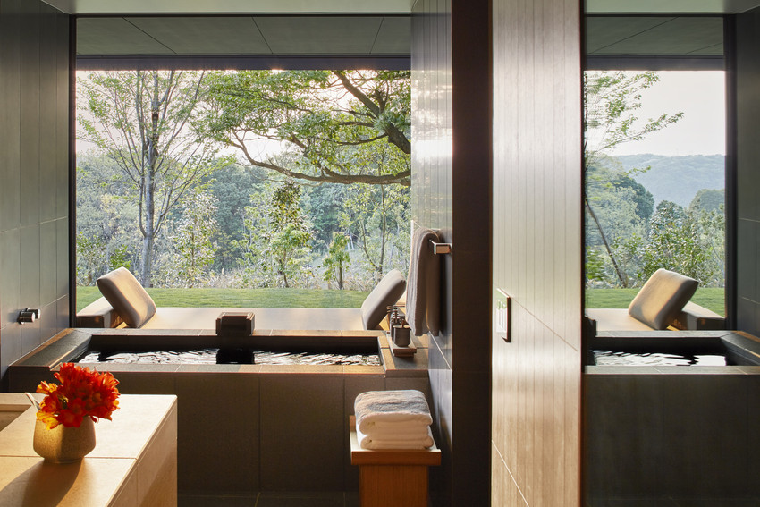 RS2890_Amanemu - bathroom with private onsen-scr