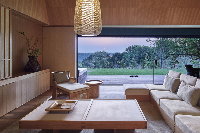 RS2892_Amanemu - Villa living room-scr