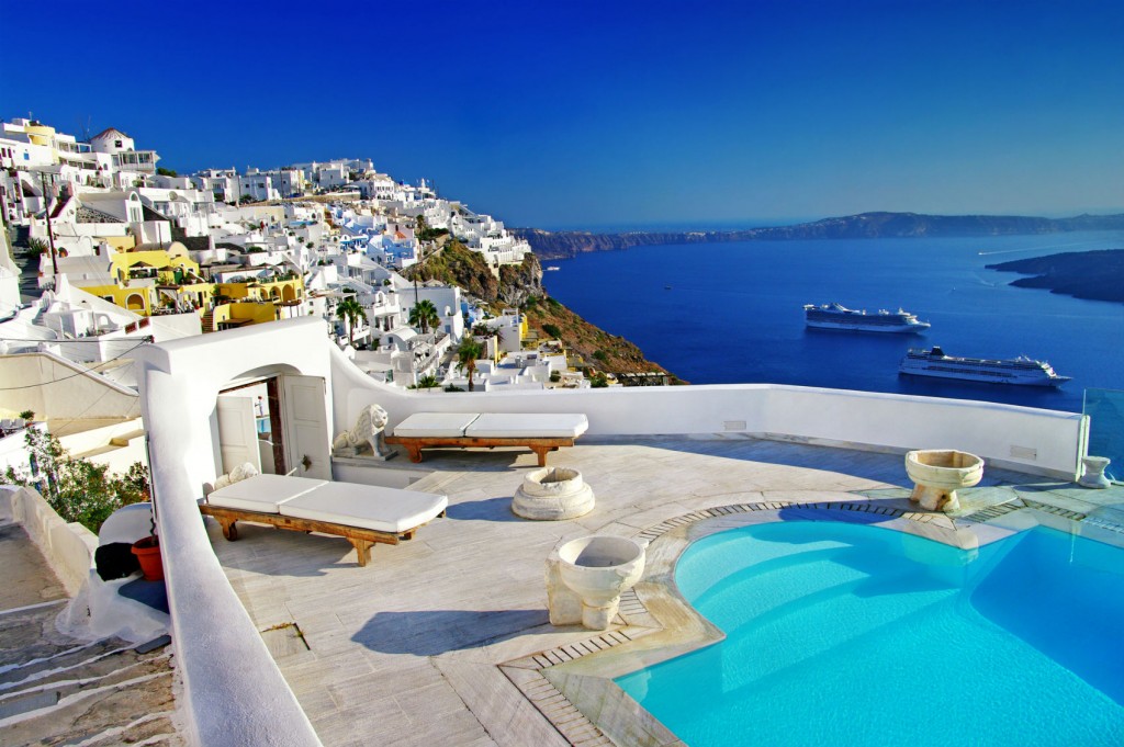 Romantic holidays - Santorini resorts