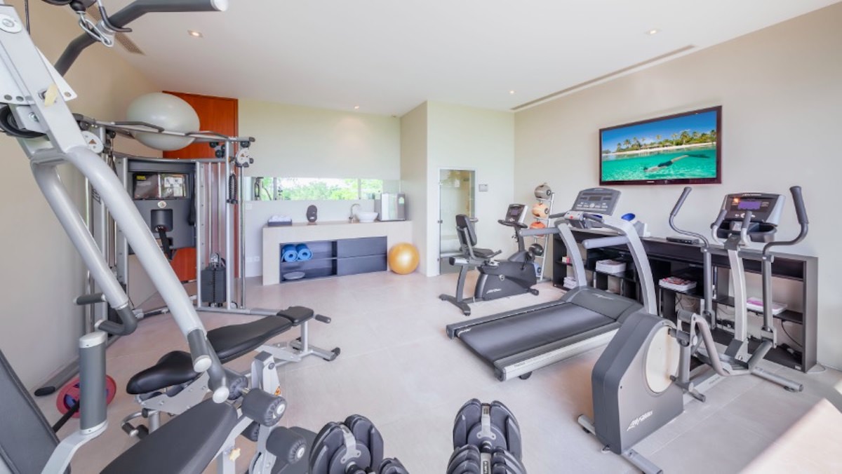 Fully-equipped gym with TV