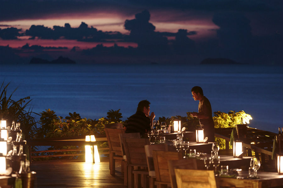 Six-Senses-Dining-On-The-Rocks-2