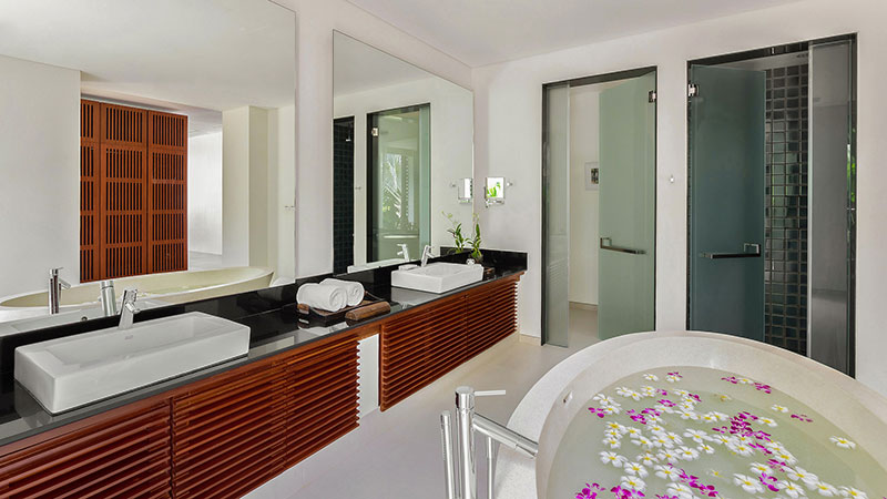 26-Villa-Padma-Phuket-Master-Bedroom