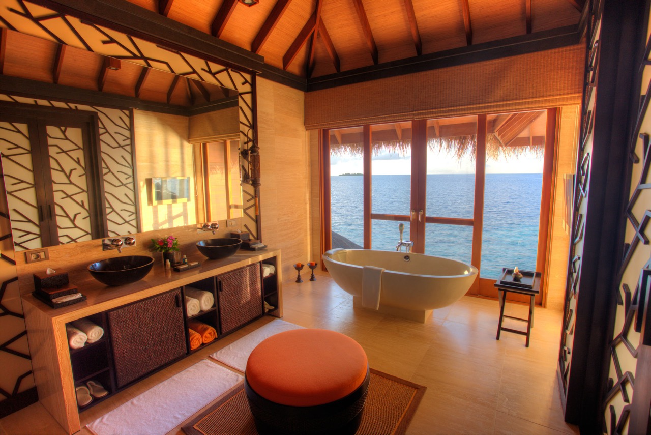 Ayada Maldives Royal Ocean Suite Bathroom