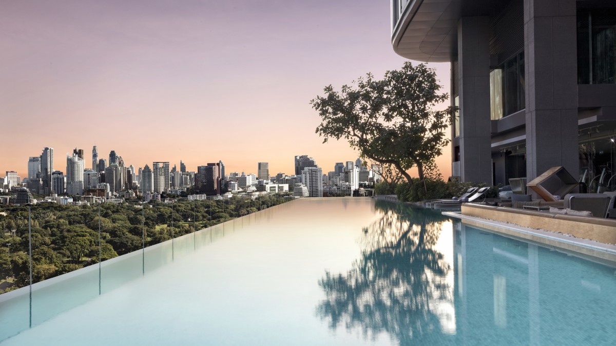 SO-Sofitel-Bangkok-Infinity-Pool-21