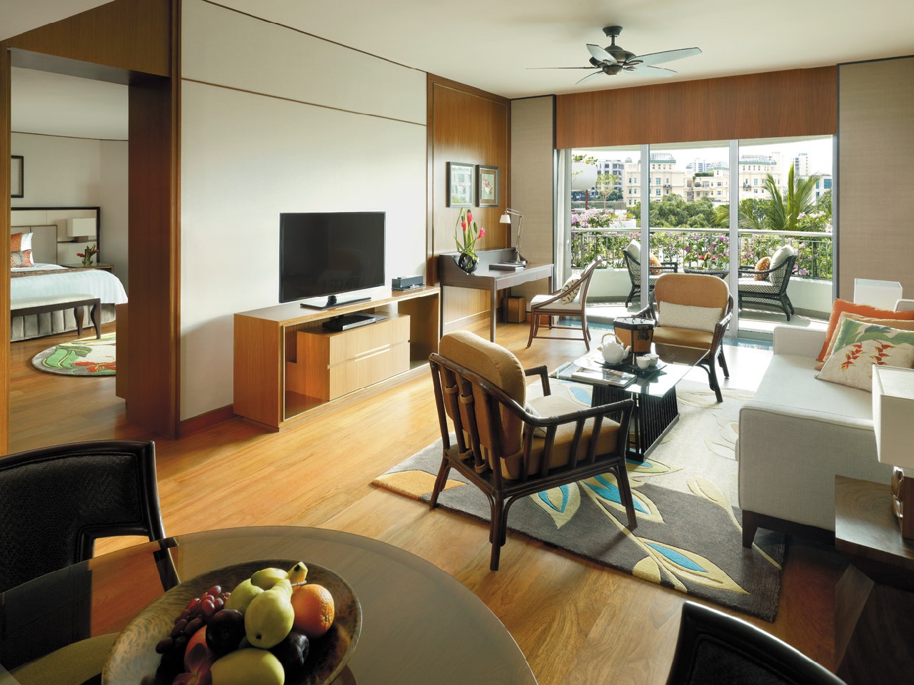 Shangri-La-Singapore-Garden-Wing-One-Bedroom-Suite-Living-Room