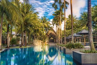 swimming pool at twinpalms phuket