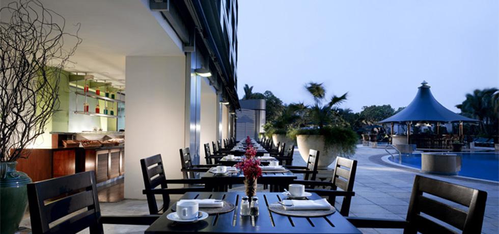 Fairmont Hotel Singapore Poolside Dining