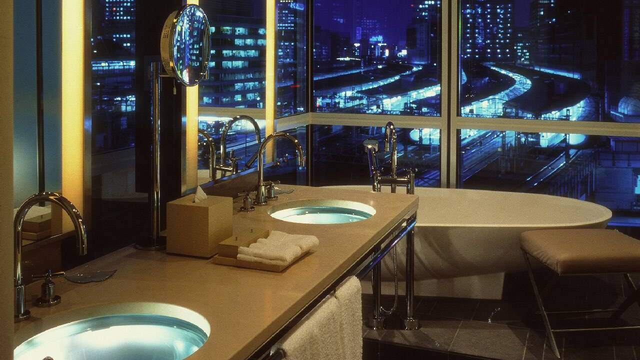 Four Seasons Hotel Tokyo at Marunouchie One Bedroom Suite Bathroom