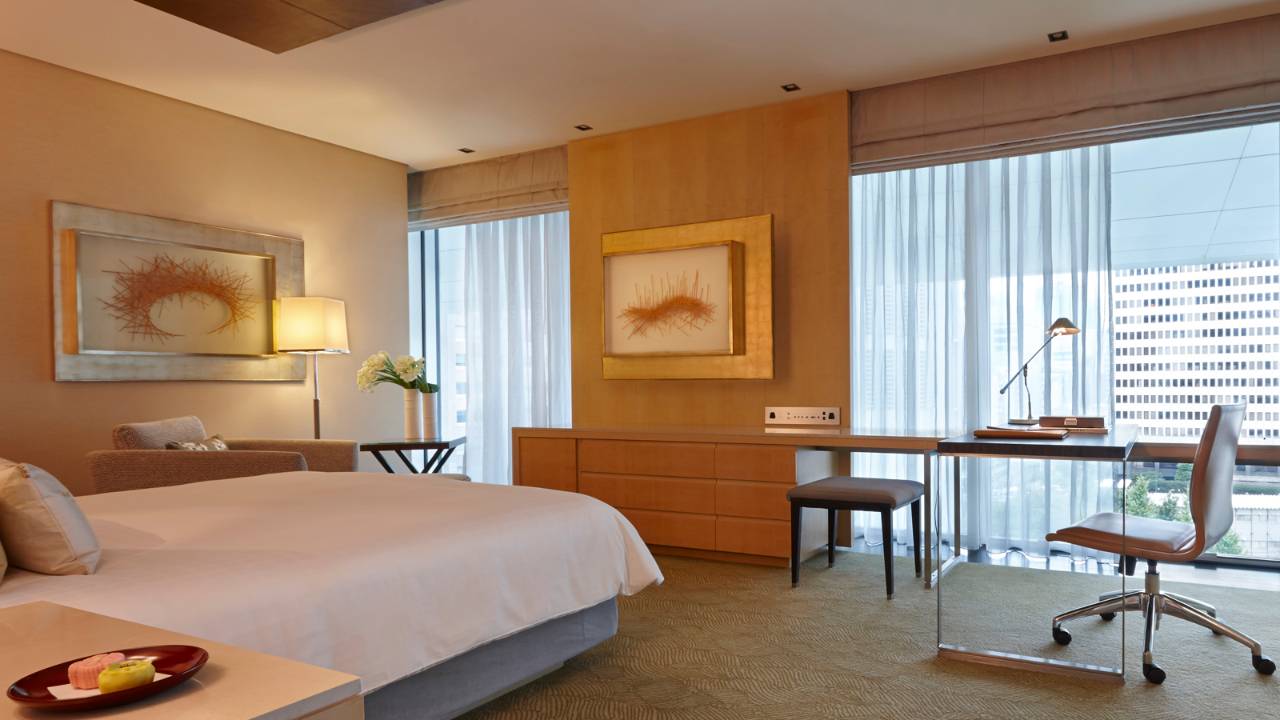 Four Seasons Hotel Tokyo at Marunouchie Premier Room