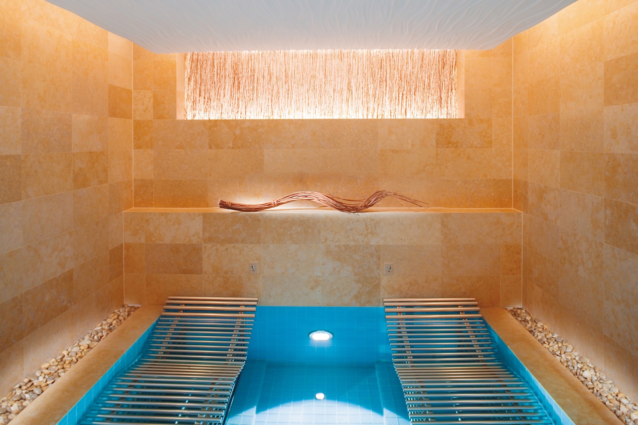 landmark-spa-the-oriental-spa-vitality-pool-01