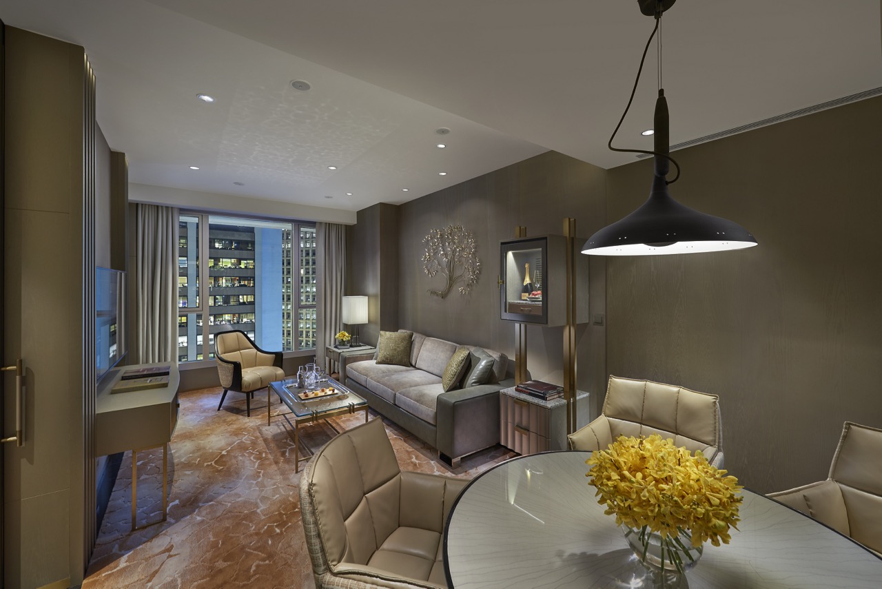 landmark-suite-L900-living-room