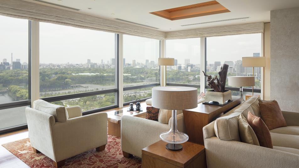the-peninsula-tokyo-hibiya-suite-living-room