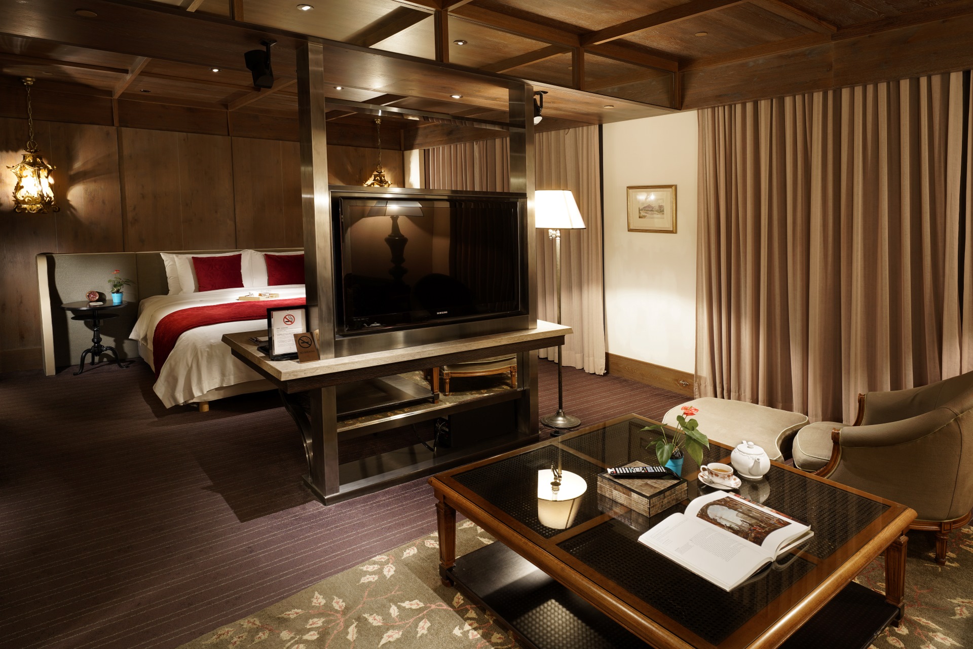 A Blend of Tradition and Innovation: Palais de Chine Hotel Wins Best ...